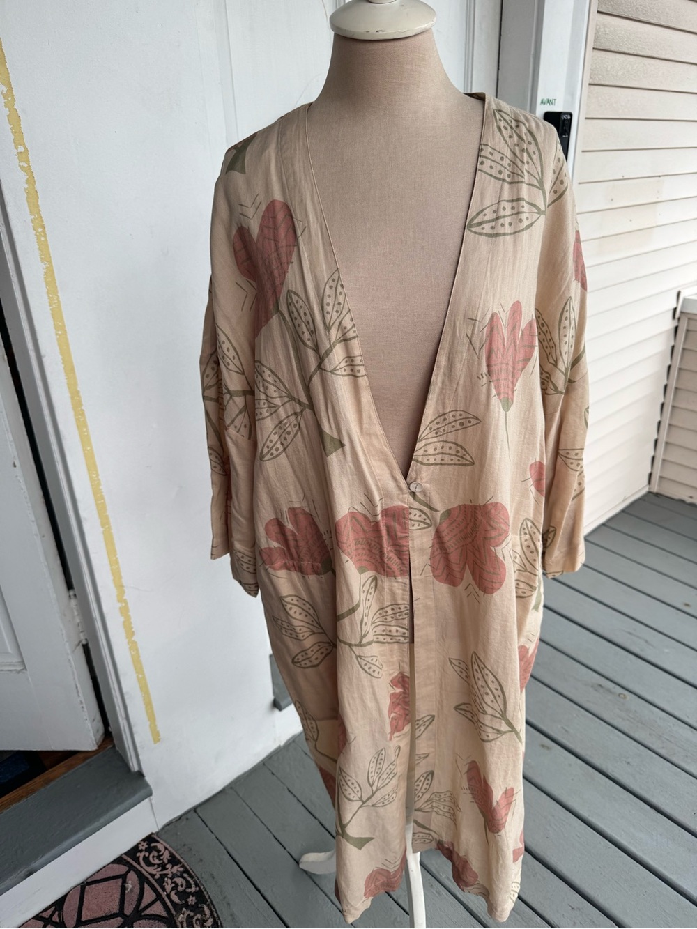 Gudrun Sjoden Light Beige Floral Duster Kimono with Mauve Flowers M Cotton VGUC